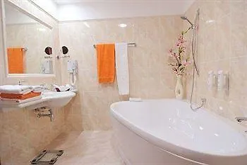 & Wellness Olympia 호텔 4*